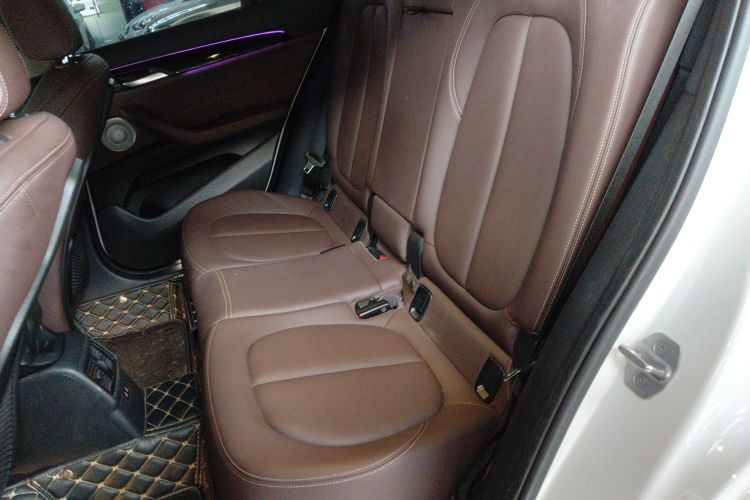 宝马X2 2021款 改款 sDrive25i M运动套装中控内饰21