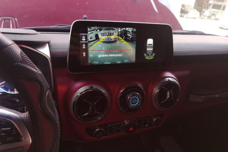 北京BJ40 2018款 PLUS 2.3T 自动四驱旗舰版 国V局部细节16