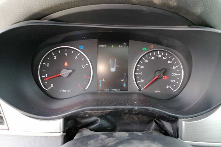 比亚迪 宋MAX 2021款 升级版 1.5T 自动豪华型 6座局部细节14