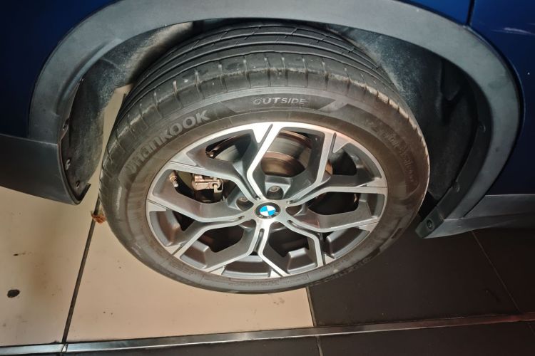 宝马X1 2021款 sDrive25Li 领先型车身外观6008