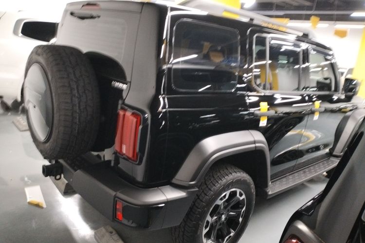 坦克300 2024款 2.0T 征服者车身外观7