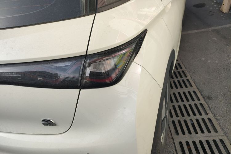 比亚迪 海豚 2023款 420km 时尚版车身外观9