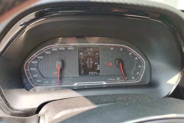 奇瑞 瑞虎3X 2017款 1.5L 自动时尚版中控内饰14