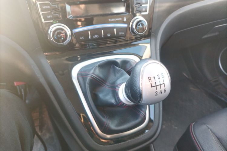 哈弗H6 2014款 升级版 1.5T 手动两驱精英型中控内饰18