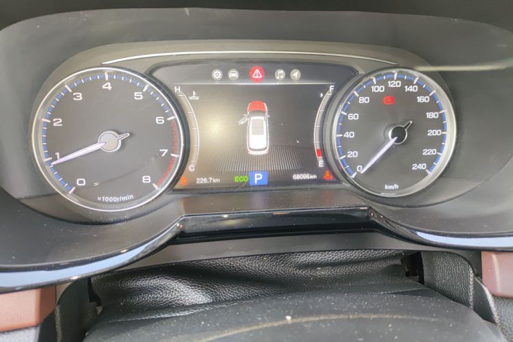 广汽传祺 传祺GS8 2017款 320T 两驱豪华智联版（七座）中控内饰14