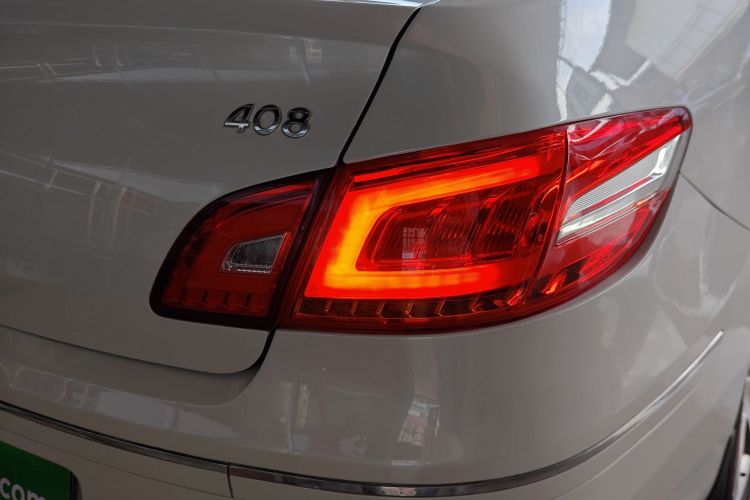 标致408 2013款 2.0L 自动舒适版车身外观9