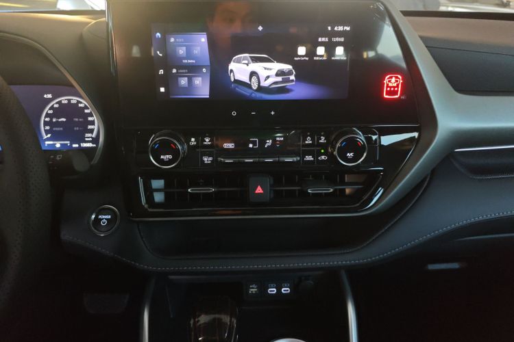 丰田 汉兰达 2024款 2.5L智能电混双擎两驱精英版 5座中控内饰16
