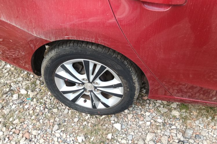 长安 逸动 2014款 1.6L 自动豪华型车身外观6008