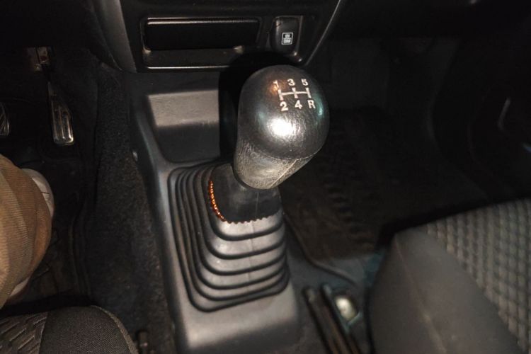 铃木 吉姆尼 2015款 1.3 MT JLX局部细节18