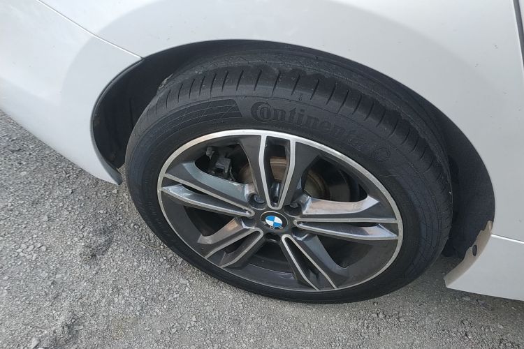 宝马1系 2018款 118i 运动型车身外观6008