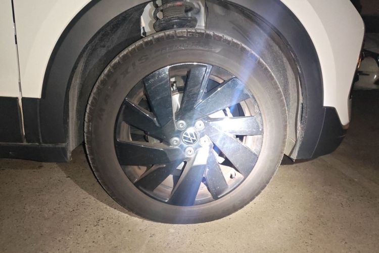 大众 途岳 2025款 新锐 300TSI 锐意版车身外观10