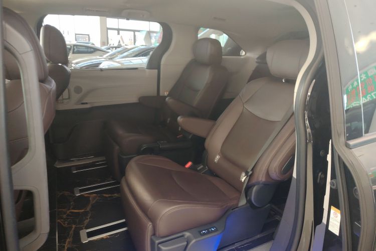 丰田 赛那SIENNA 2021款 2.5L混动 舒适版中控内饰7004