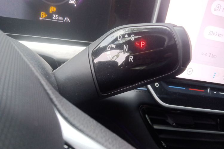 大众 帕萨特 2025款 Pro 380TSI 星空龙尊版中控内饰18