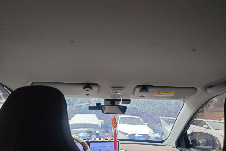 五菱汽车 五菱缤果 2023款 333km 灵犀互联+款中控内饰22