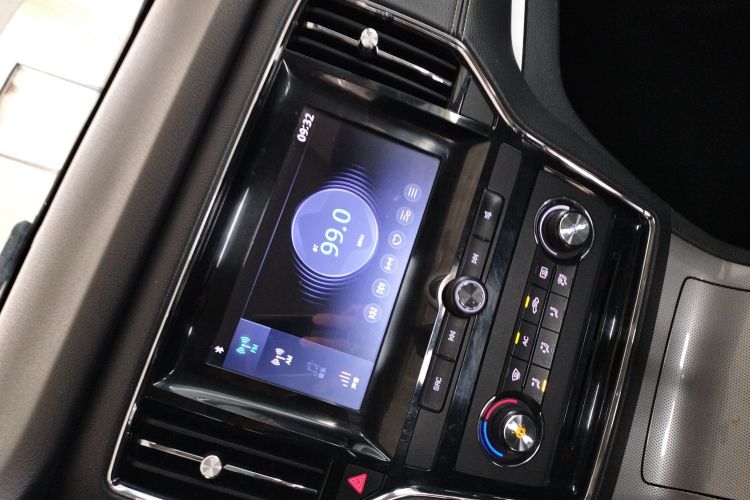 荣威RX5 2016款 20T 两驱手动旗舰版局部细节16