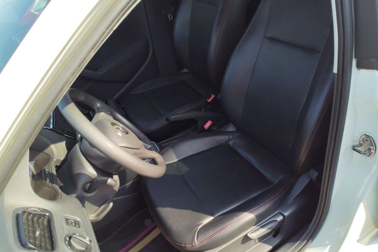 大众 Polo 2016款 1.4L 自动风尚型中控内饰19