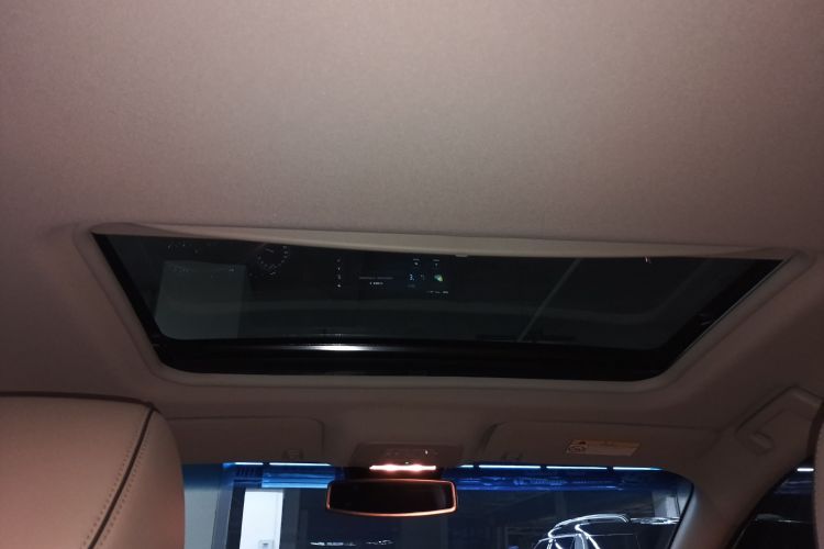 别克GL8 2021款 陆上公务舱 652T 豪华型中控内饰22