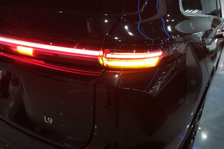 理想汽车 理想L9 2022款 Max车身外观9