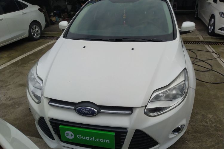 福特 福克斯 2012款 两厢 1.6L 自动风尚型车身外观2