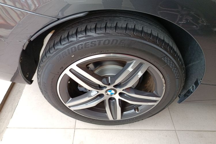 宝马2系多功能旅行车 2015款 218i 运动设计套装车身外观6008