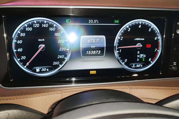 奔驰S级 2014款 S 500 L中控内饰15