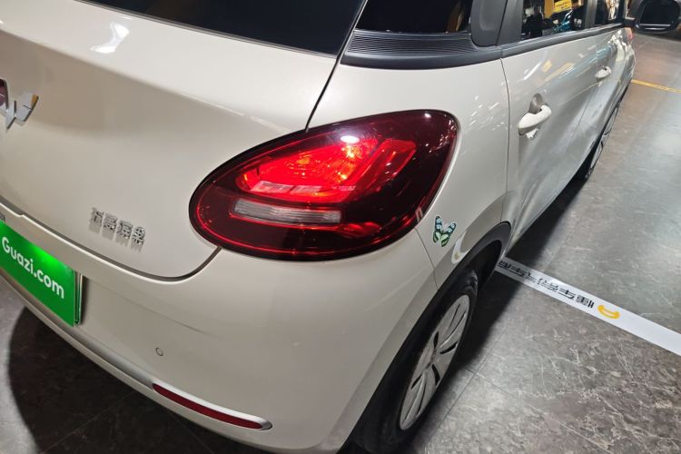 五菱汽车 五菱缤果 2023款 333km 快享款车身外观9