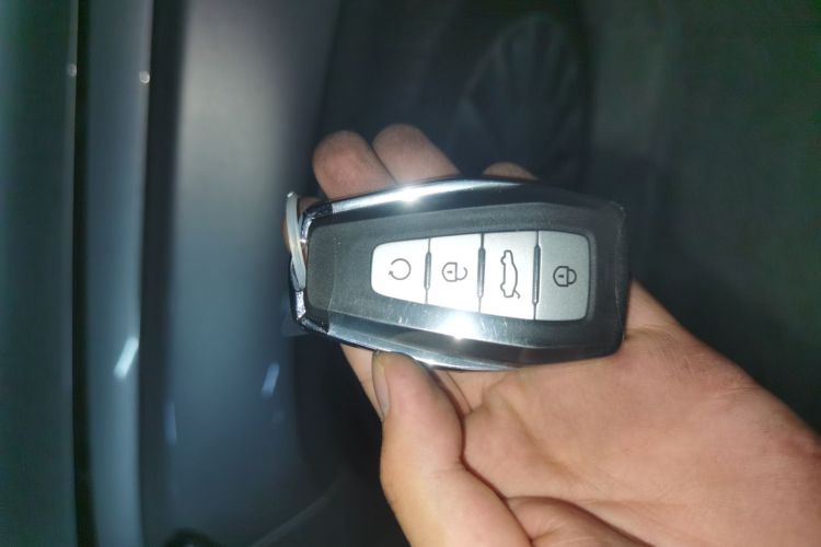 吉利汽车 星越L 2025款 东方曜 2.0TD 自动揽星版中控内饰7001