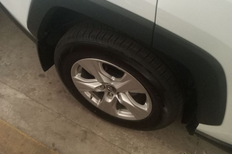 丰田 RAV4荣放 2021款 2.0L CVT两驱都市版车身外观6002