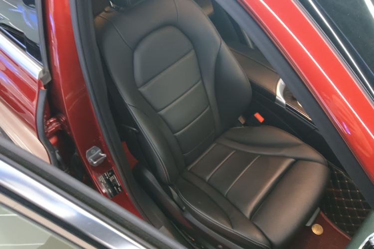 奔驰C级 2019款 C 180 L 时尚型运动版局部细节41