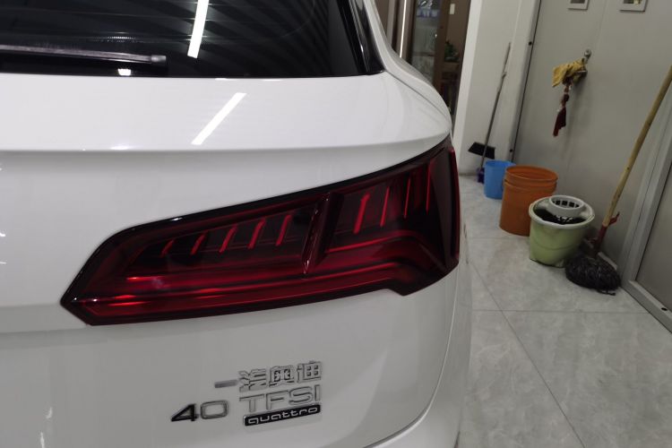奥迪Q5L 2020款 40 TFSI 荣享时尚型车身外观9