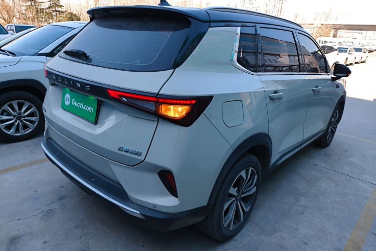 五菱汽车 五菱星辰 2021款 1.5T CVT星曜版车身外观7