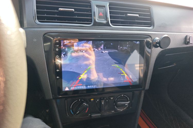 大众 桑塔纳 2015款 1.6L 自动风尚版中控内饰16