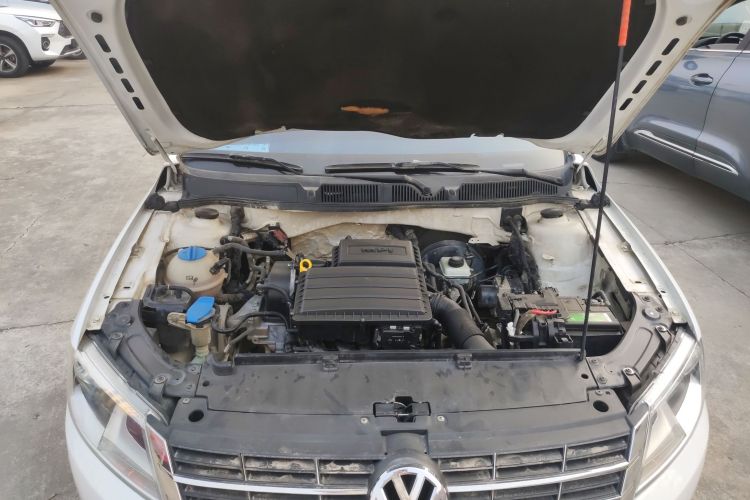 大众 朗行 2013款 1.6L 自动风尚型机舱底盘24