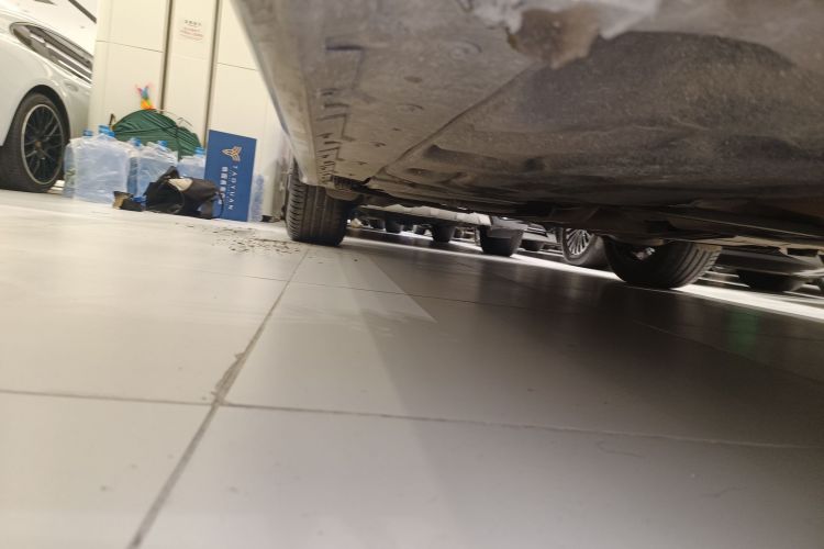 宝马X1 2021款 sDrive20Li 尊享型机舱底盘29