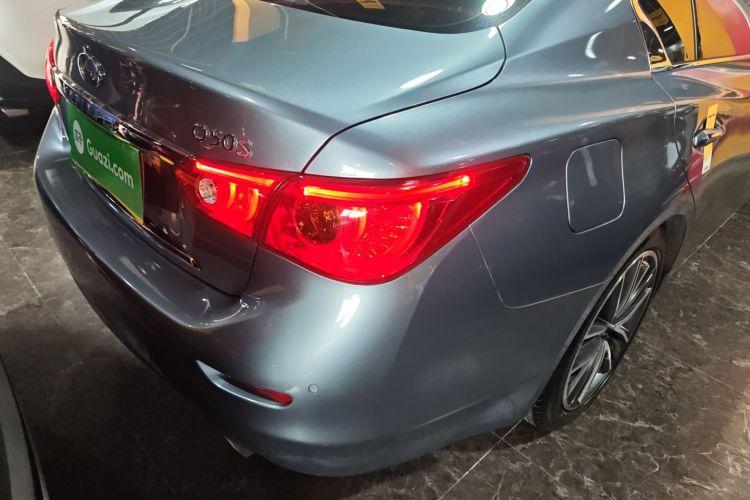 英菲尼迪Q50 2014款 2.0T 豪华运动版车身外观9