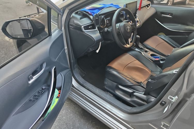 丰田 卡罗拉 2019款 双擎 1.8L E-CVT GL-i精英版中控内饰20