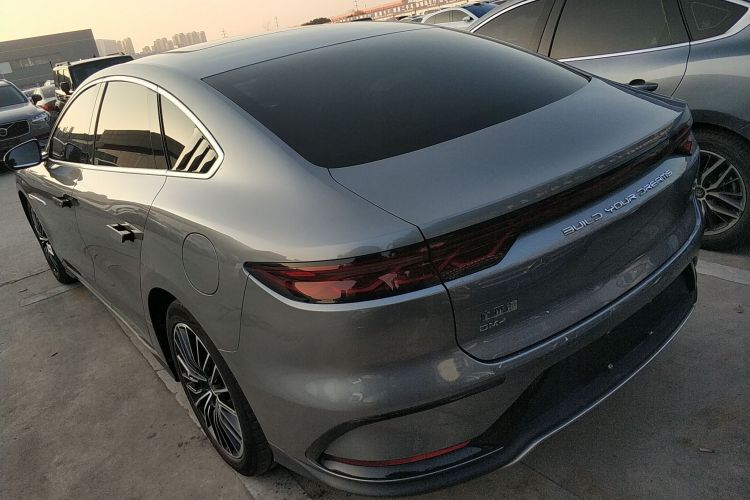 比亚迪 汉 2022款 DM-i 121KM 尊荣型车身外观4