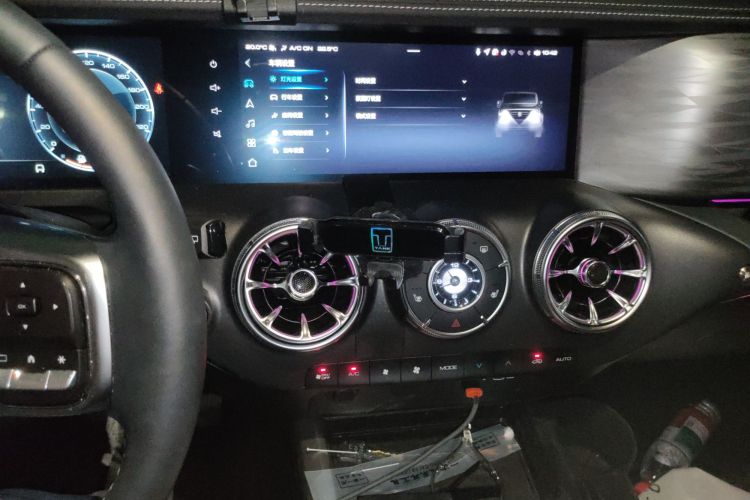 坦克300 2023款 2.0T 铁骑02中控内饰16