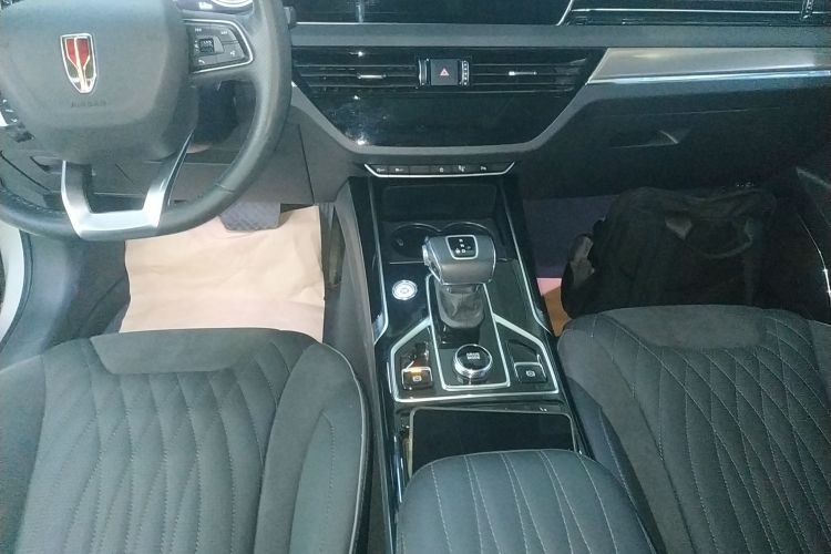 红旗HS5 2022款 改款 2.0T 智联旗享版中控内饰18