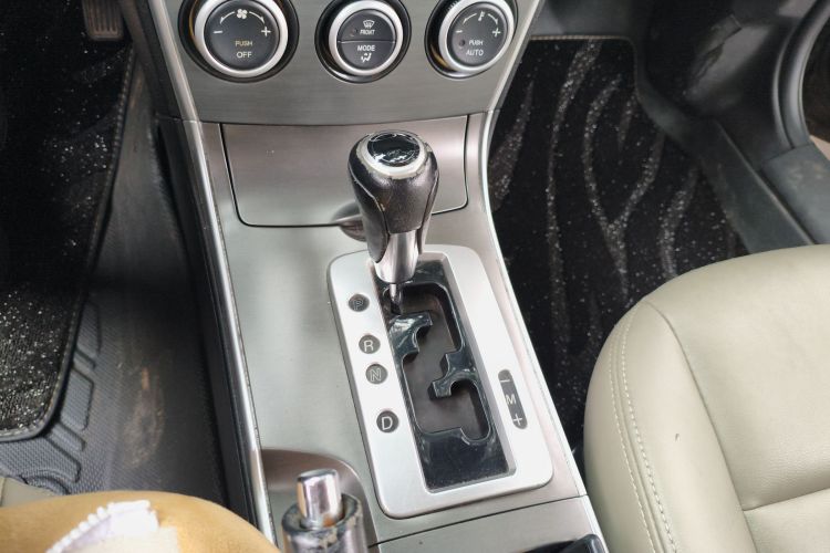 马自达6 2013款 2.0L 自动时尚型局部细节18