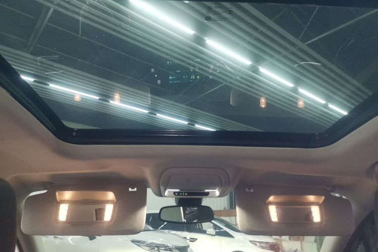 别克 昂科旗 2022款 652T 两驱尊贵型 7座中控内饰22