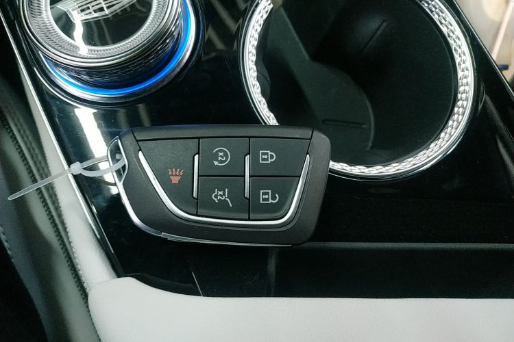 凯迪拉克GT4 2023款 25T 豪华型中控内饰7001