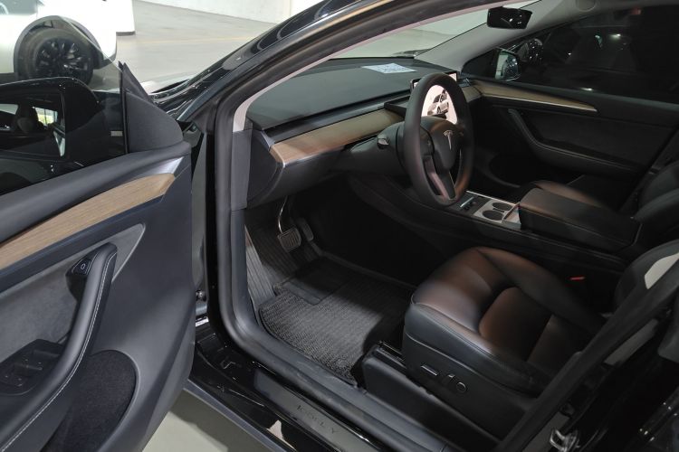 特斯拉 Model Y 2022款 改款 后轮驱动版中控内饰20
