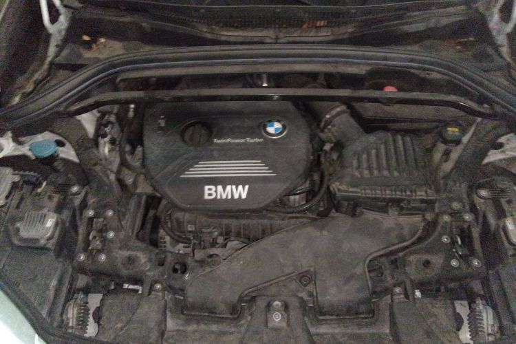 宝马X1 2016款 sDrive18Li 豪华型机舱底盘24