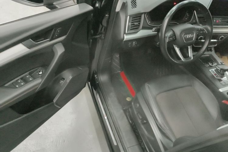 奥迪Q5L 2018款 40 TFSI 荣享时尚型 国VI中控内饰20