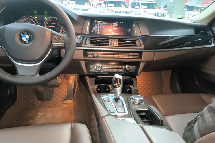 宝马5系 2014款 525Li 豪华设计套装局部细节16