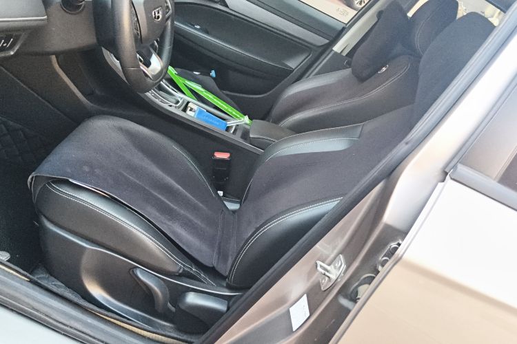 吉利汽车 帝豪 2021款 UP 1.5L CVT豪华型中控内饰19