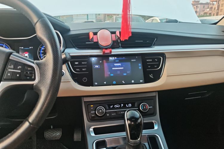 吉利汽车 帝豪 2018款 1.5L CVT豪华型中控内饰16