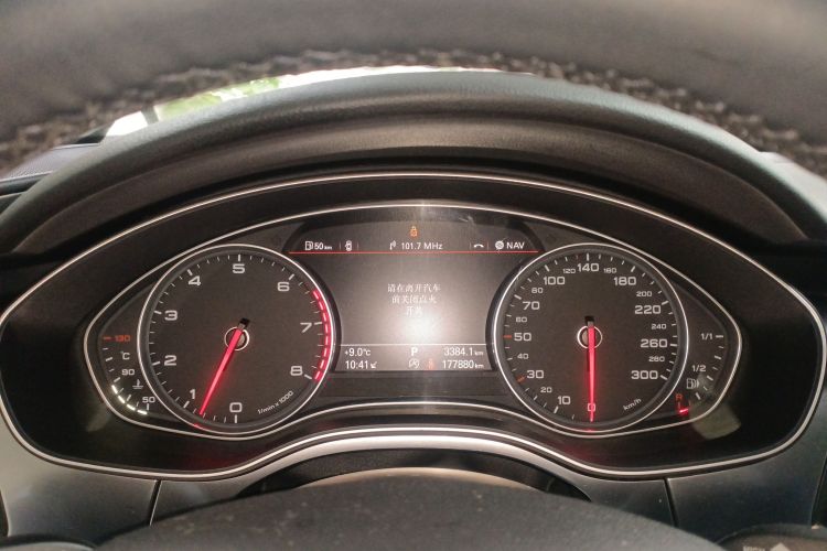 奥迪A7 2013款 35 FSI quattro进取型中控内饰14