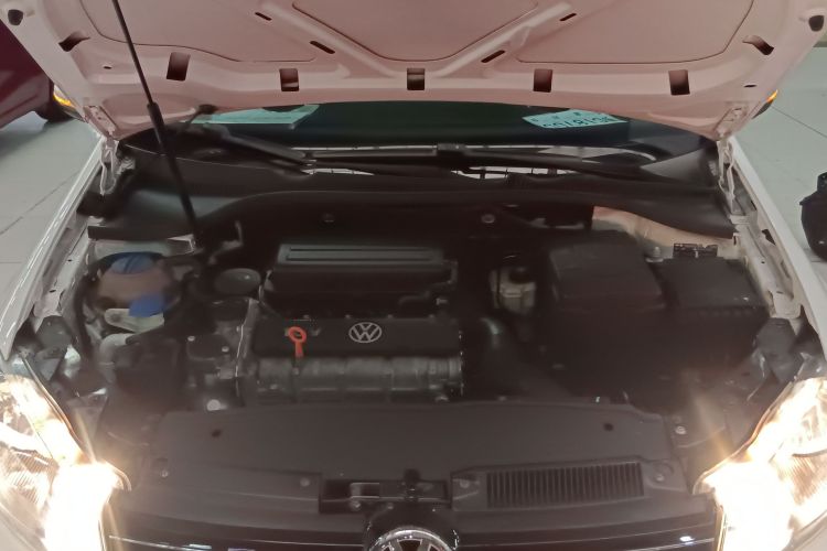 大众 高尔夫 2012款 1.6 自动舒适型机舱底盘24